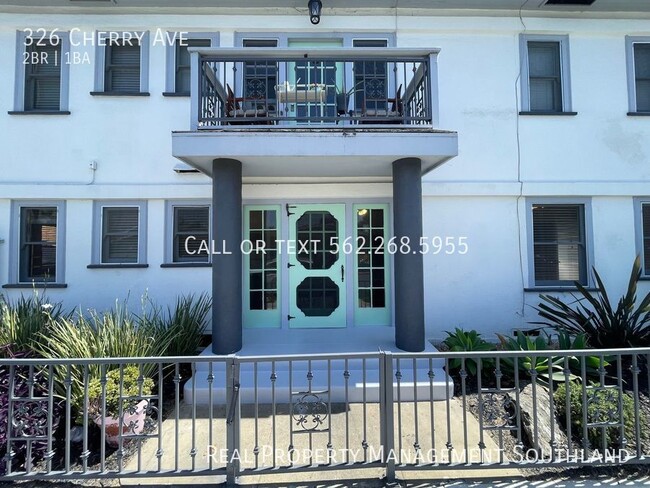 Building Photo - 326 Cherry Ave