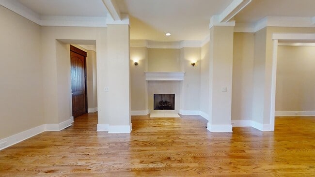 Building Photo - Three Story Townhome Rosemary Gate