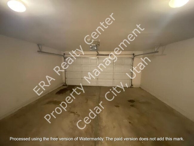 Building Photo - Move-In Discount!! 2 bedroom, 2 bathroom apartment