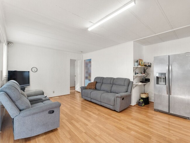 Building Photo - Cozy 3 bedrooms, 2 bathrooms, cover patio and carport available in San Marcos