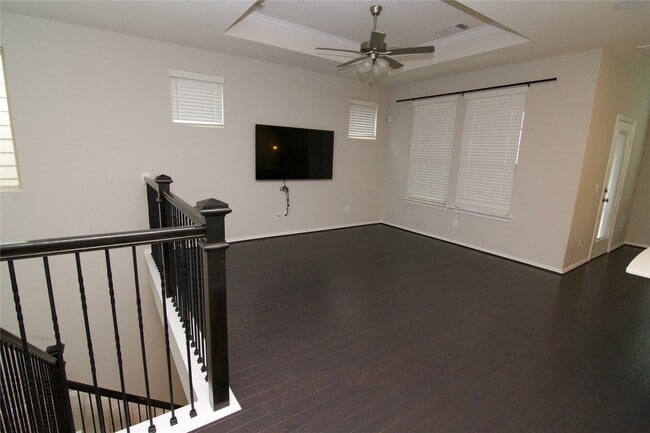 Building Photo - 10957 Cannes Memorial Dr