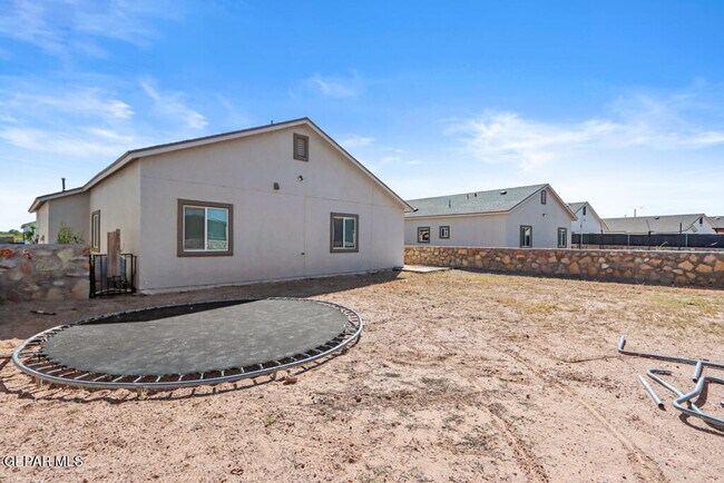 Building Photo - 11648 Flor Freesia Dr