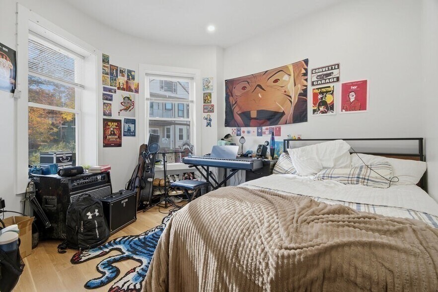 Building Photo - 97 Hillside St