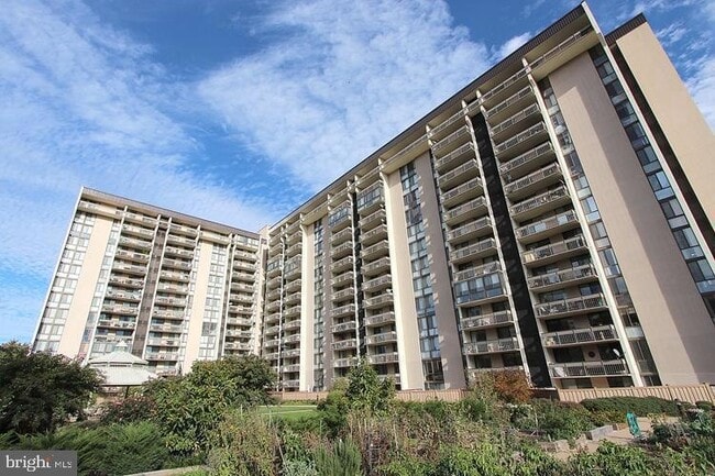 Building Photo - 5300 Holmes Run Pkwy