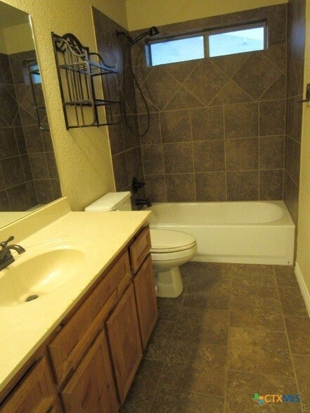 Building Photo - 1904 Mike Dr