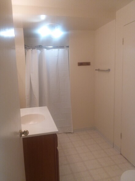 Building Photo - 322 Market St