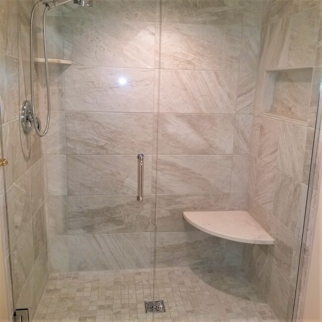 master bath shower - 3563 Stonebrooke Ln