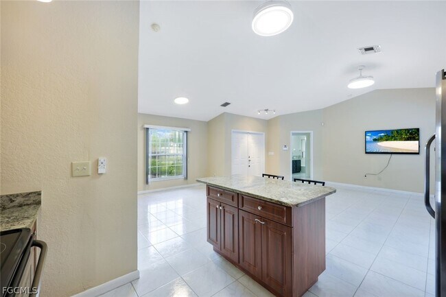 Building Photo - 250 SE 44th St