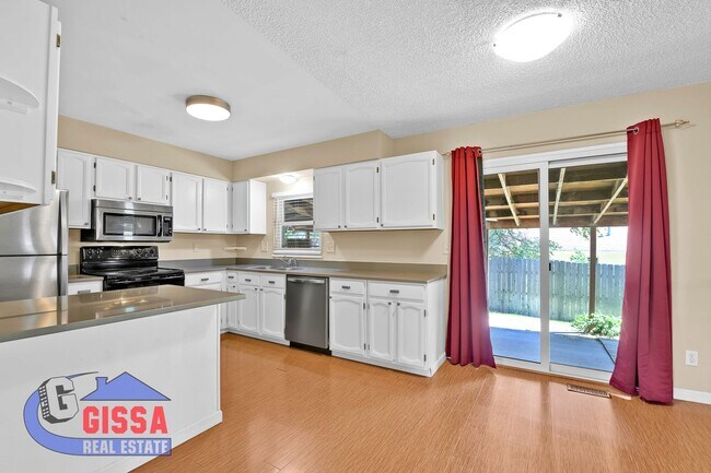 Building Photo - Beautiful home with 3 bedrooms, 2 bathroom...