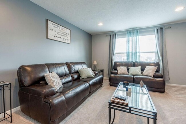 Building Photo - 123 Schellinger St