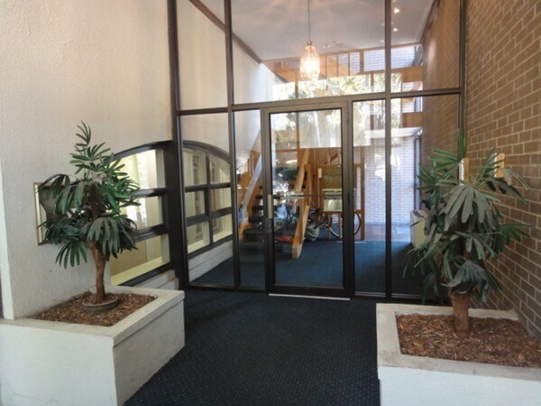 Building Photo - 89 Beaconsfield Rd