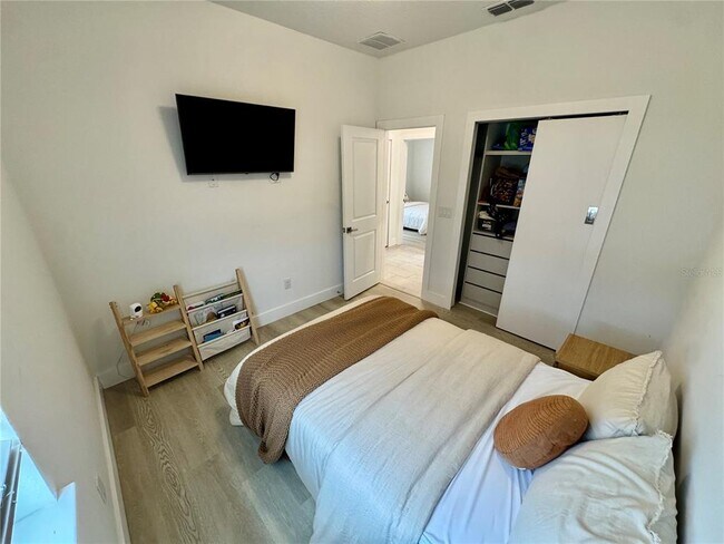 Building Photo - 4330 Davos Dr