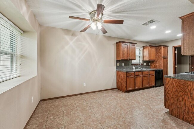 Building Photo - 3751 Glade Forest Dr