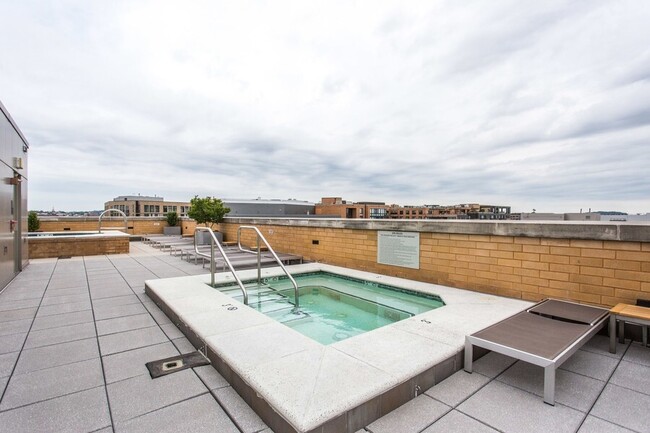 Building Photo - 475 K St NW