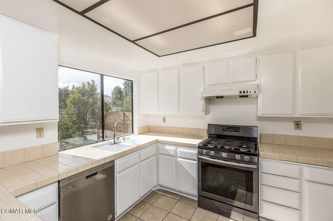 Building Photo - 30210 Rainbow Crest Dr