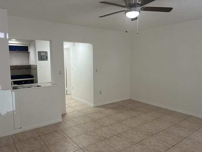 Building Photo - 2001 S Ocean Dr