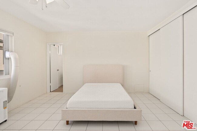 Building Photo - 1528 Berkeley St