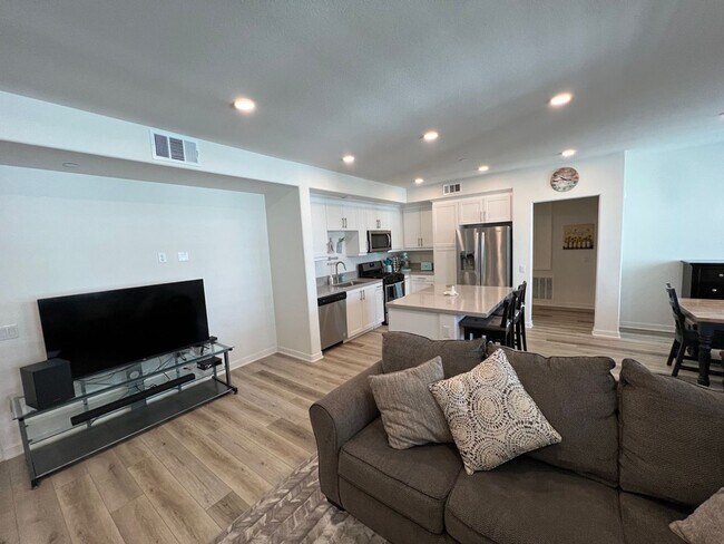 Building Photo - COMING SOON... The Resort, Rancho Cucamonga Condo