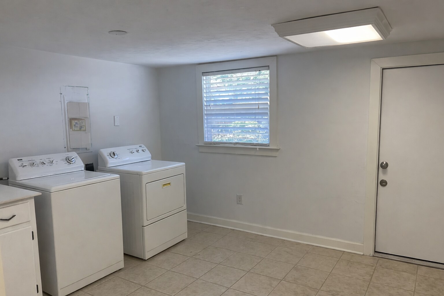 Building Photo - 2714 Grove St