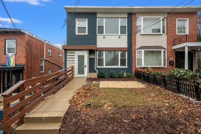 Building Photo - 53 Victor St NE