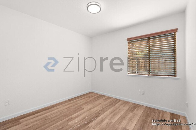 Building Photo - 8361 Delicato Way