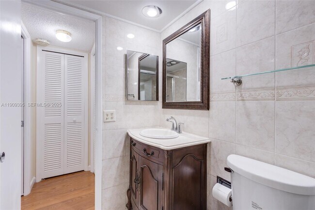 Building Photo - 2671 S Course Dr