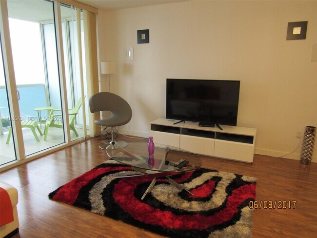 Building Photo - 1830 S Ocean Dr