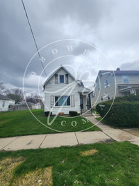 Building Photo - 4 possible 5 bedroom home with over 1400 S...