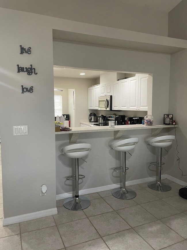 Building Photo - 419 SW 4th St