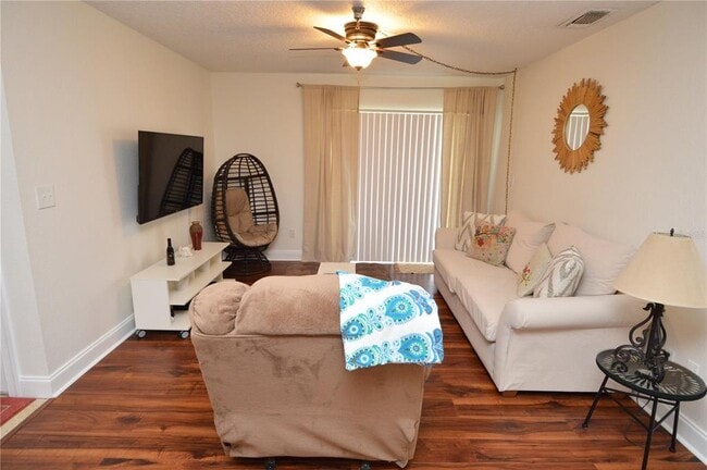 Building Photo - 10263 Gandy Blvd N