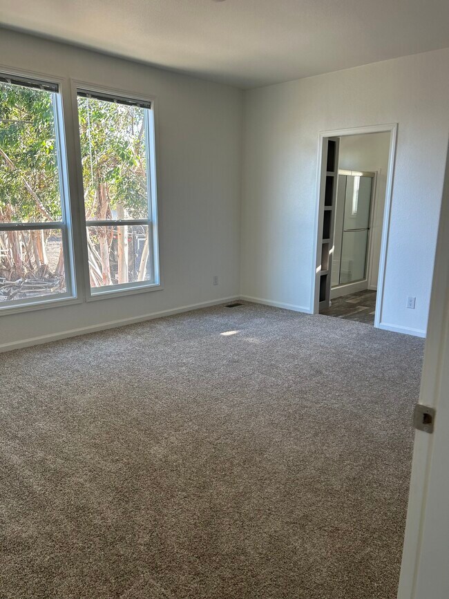 Building Photo - 3953 Stoneridge Dr