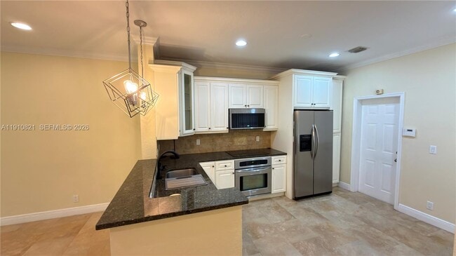 Building Photo - 3887 Tree Top Dr