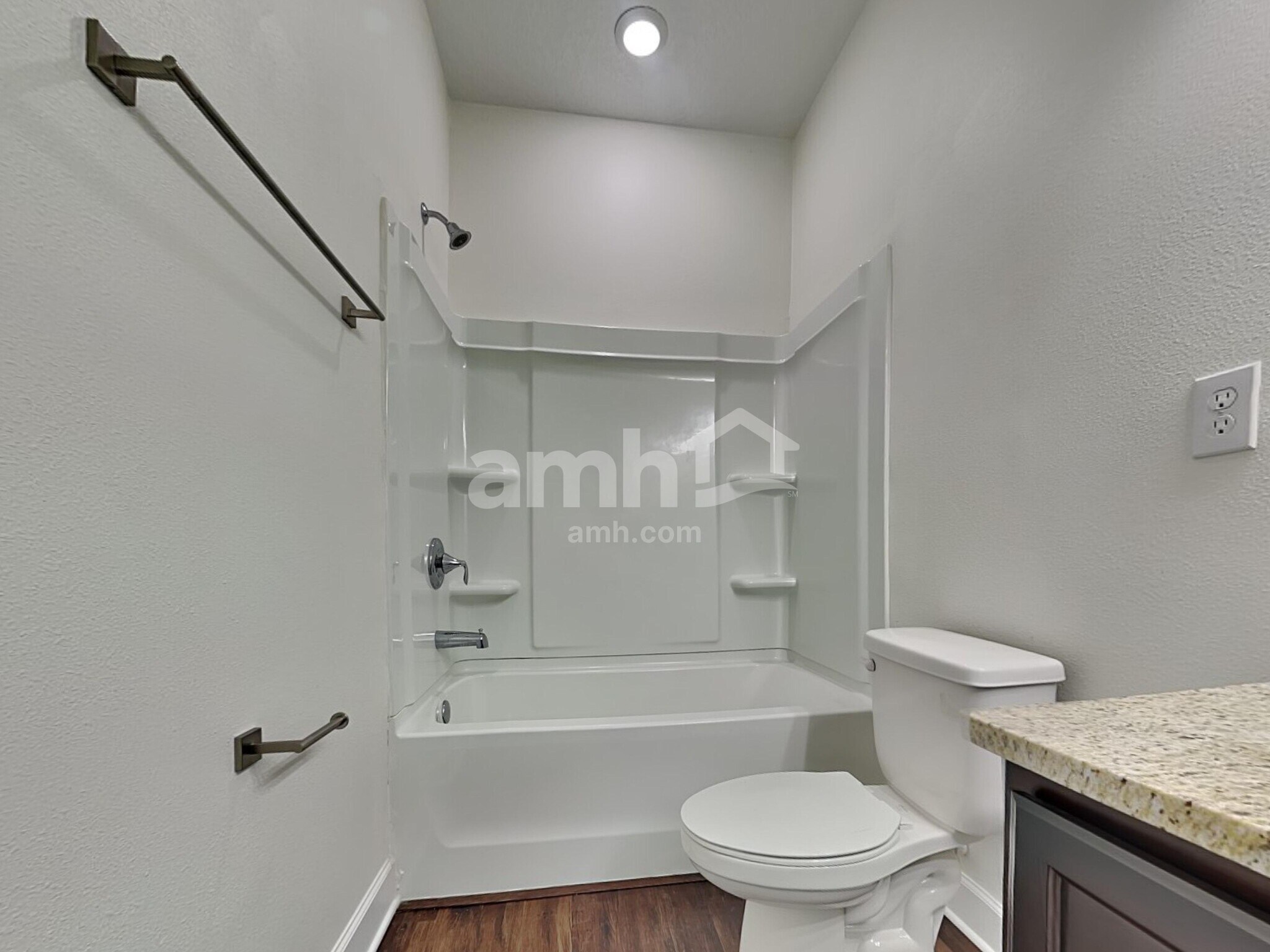 Building Photo - 1049 Walden Pond Dr