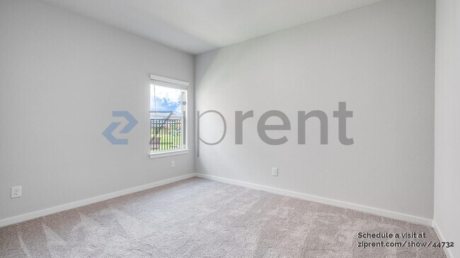 Building Photo - 27327 Blue Pool Dr