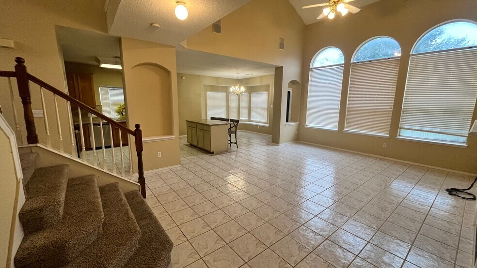 Building Photo - 1306 Hillcrest Dr