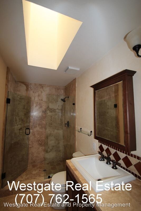 Building Photo - 3 br, 3.5 bath House - 1 Liberty Lane