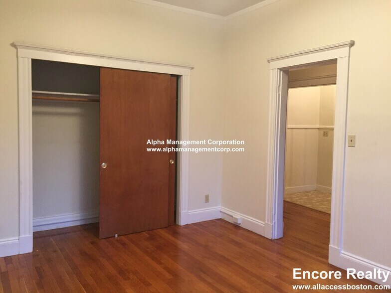 Building Photo - 17-19 Washington St. Unit 103