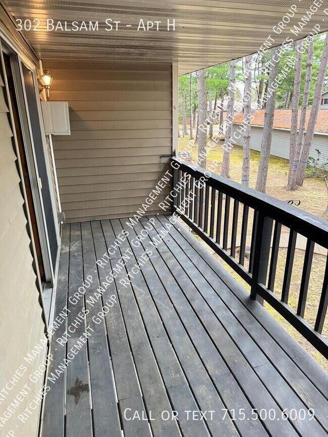 Building Photo - 302 Balsam St