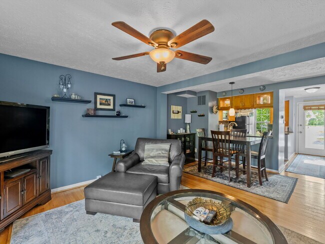 Building Photo - 1636 Fieldthorn Dr