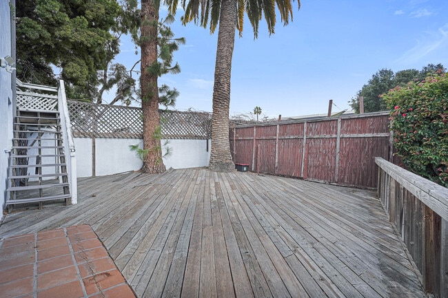 Building Photo - 1423 24th St