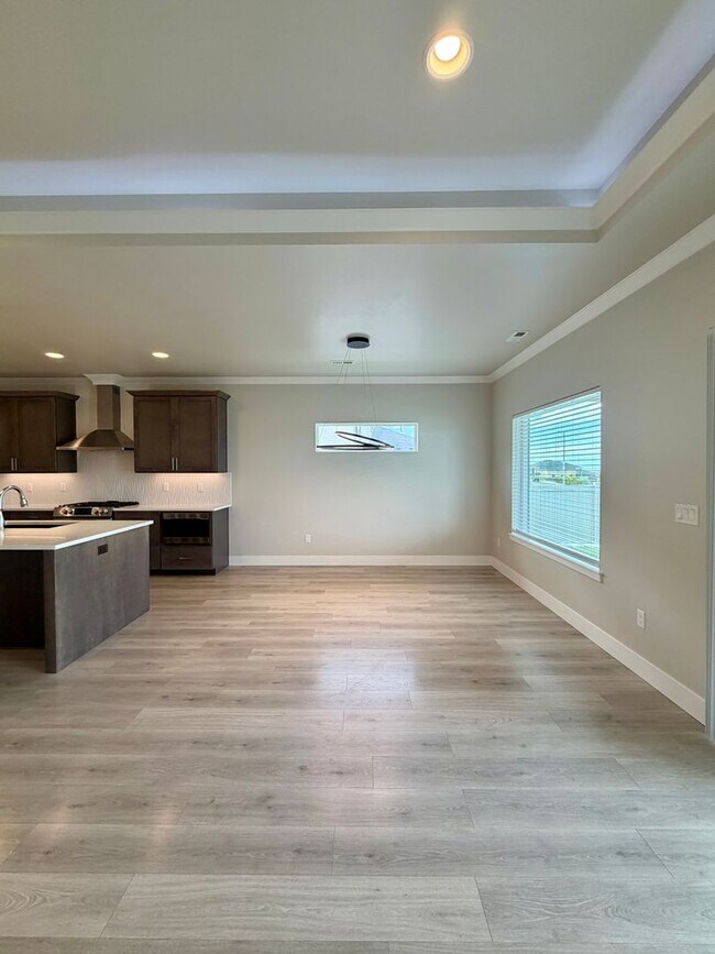 Building Photo - Gorgeous 4 bed, 2.5 ba in Richland's Westcliffe Neighborhood