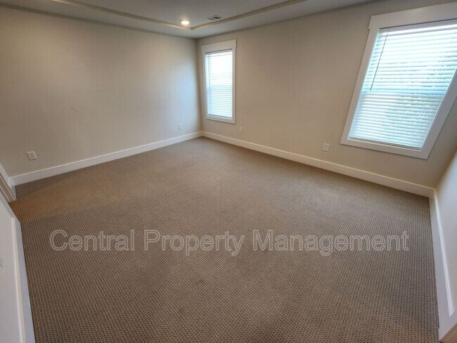 Building Photo - 112 Outback Dr