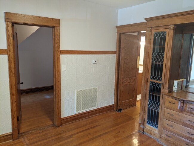 Dining Room - 3733 N Greenview Ave