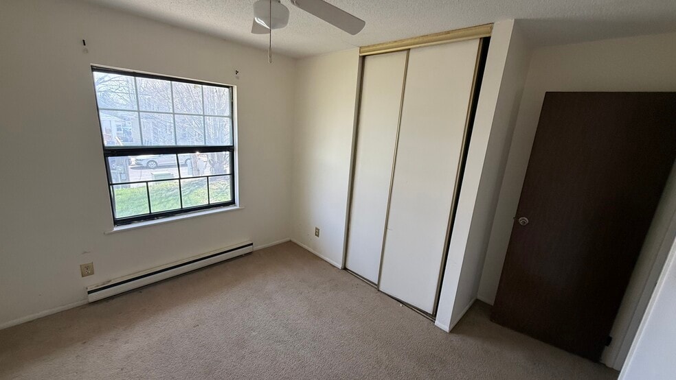 Building Photo - 820 E Tipton St