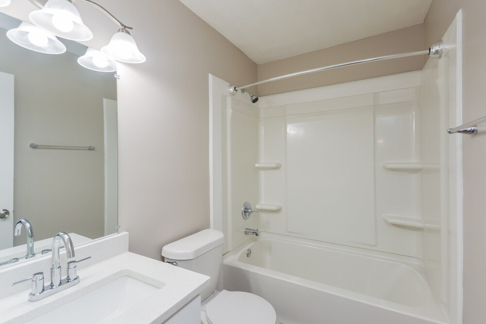 Building Photo - 661 Greenview Ave SE