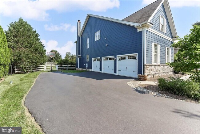Building Photo - 5 Hibberd Rd