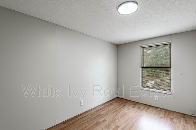 Building Photo - 1345 FM 405 Rd