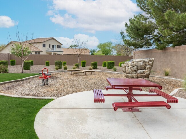 Building Photo - 5957 W Larkspur Dr