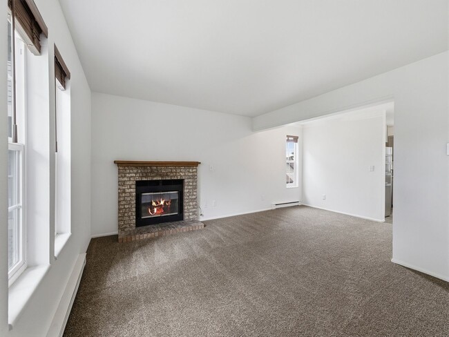 Building Photo - Newly Updated Throughout 2-Bed, 2.5-Bath Condo in Great Fort Collins Location!