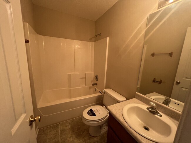 Building Photo - Home for Rent